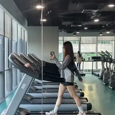 孟怡